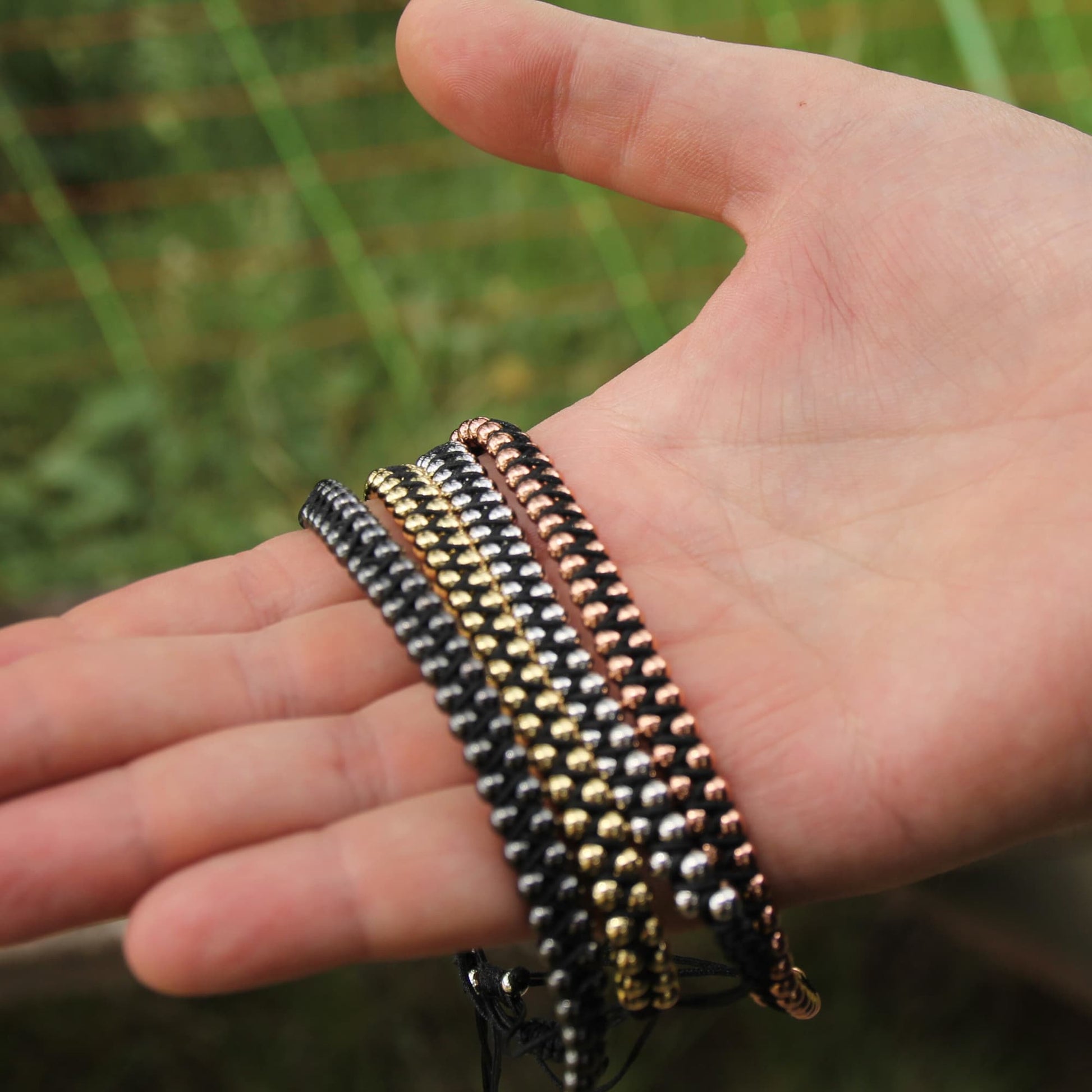 4 couleurs au choix pour les bracelets double roulement à billes.