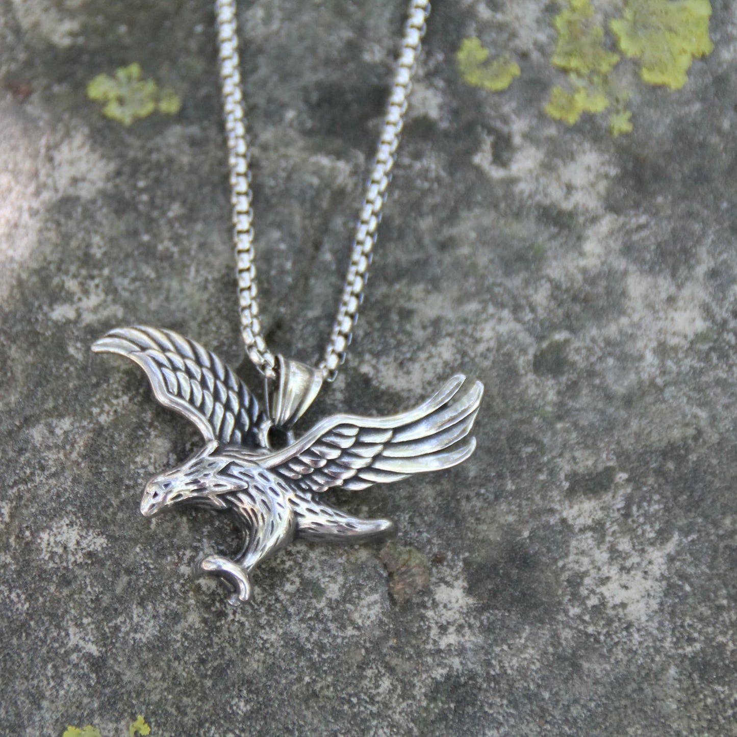 Collier acier inoxydable pendentif aigle liberté et puissance