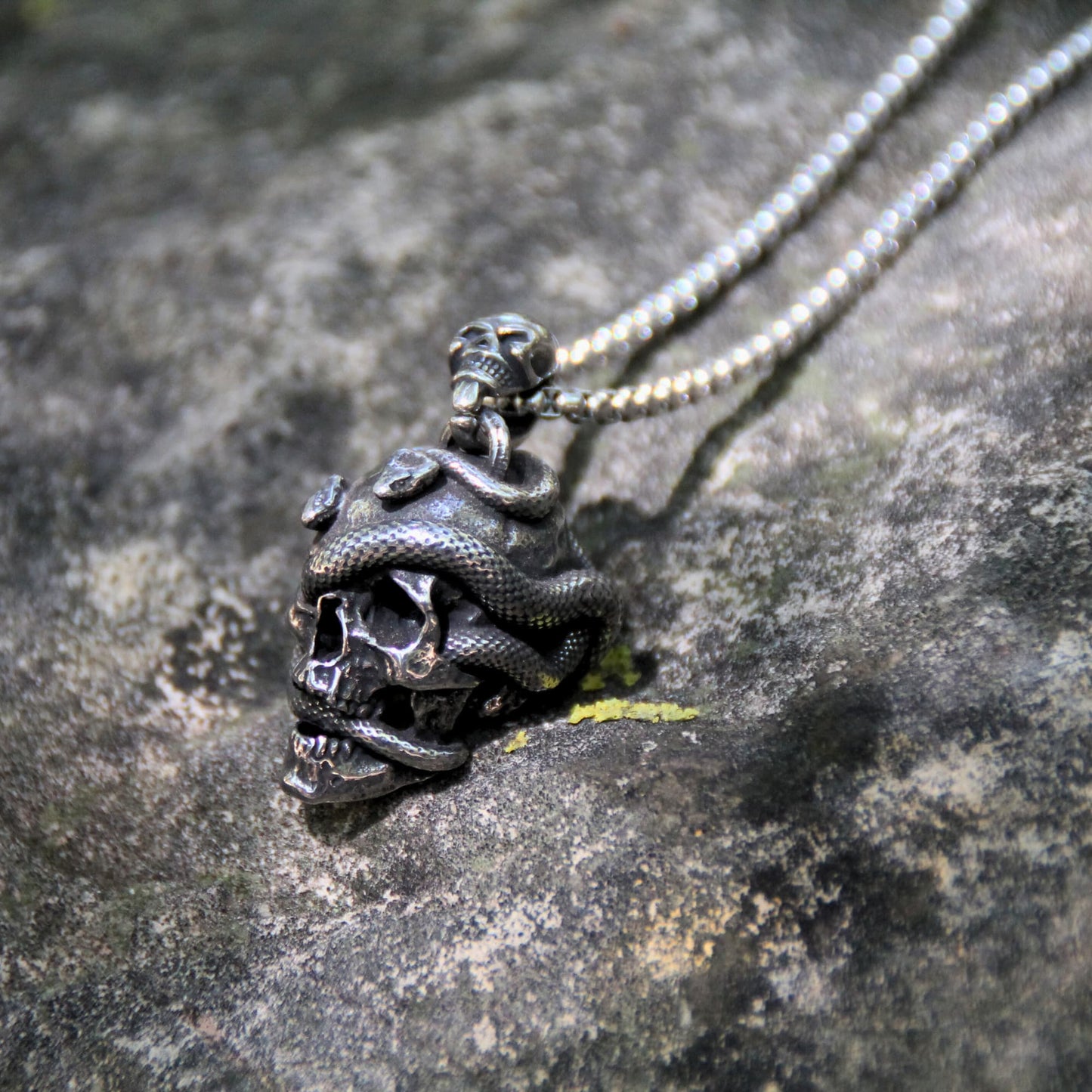 Collier motard unisexe acier inoxydable crâne serpent