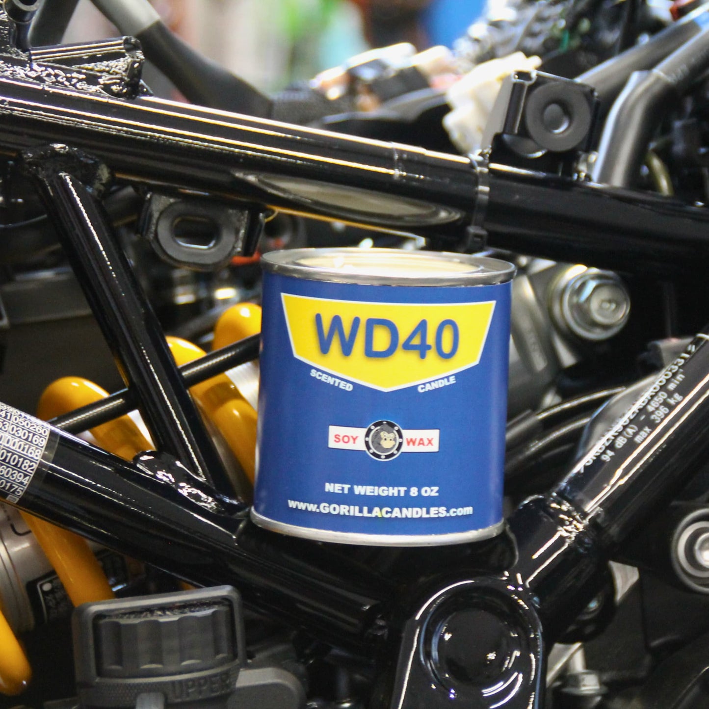 Cadeau motard original avec cette bougie parfumée odeur WD40