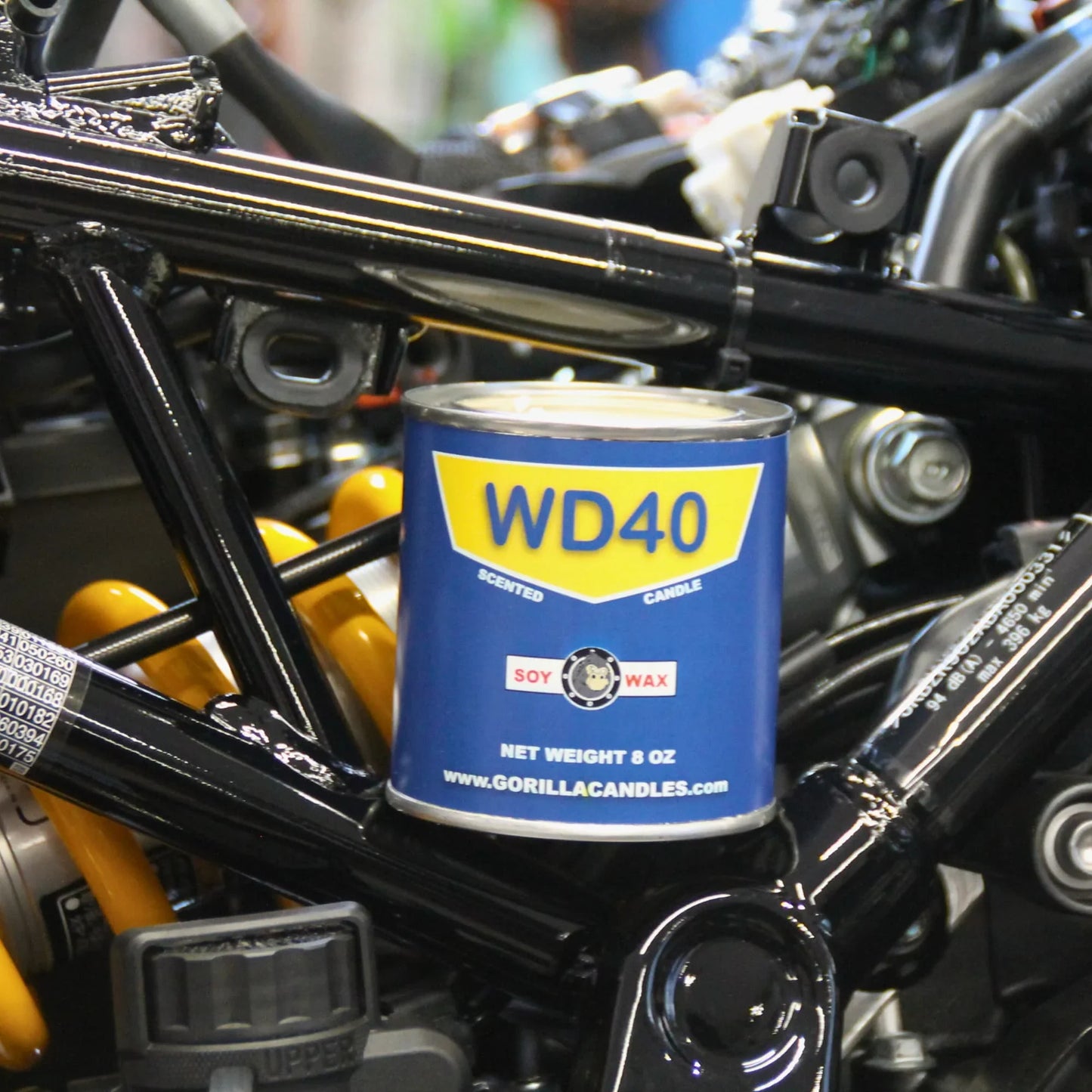 Cadeau motard original avec cette bougie parfumée odeur WD40