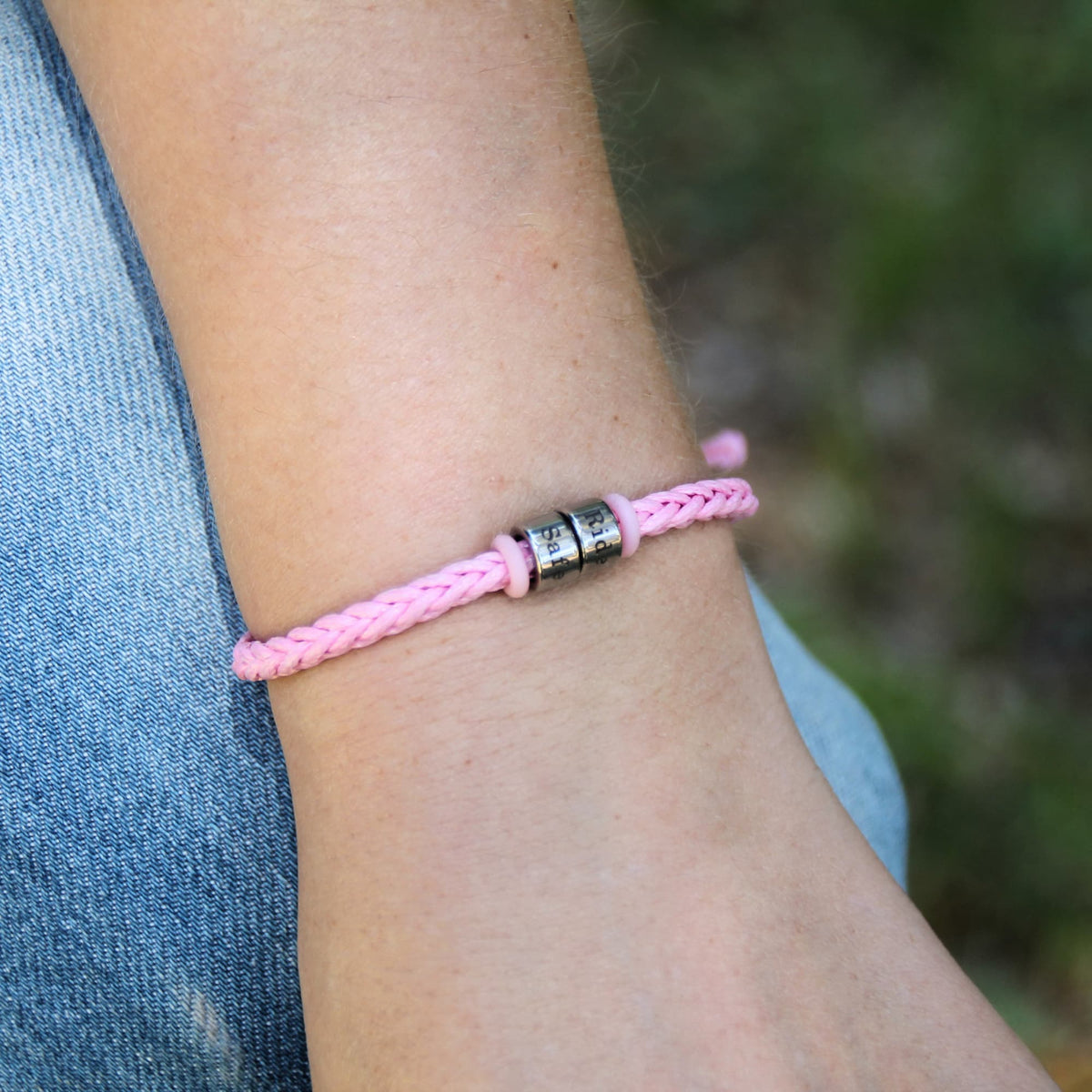 Bijou motarde pas cher : le bracelet ajustable Ride Safe en simili cuir.