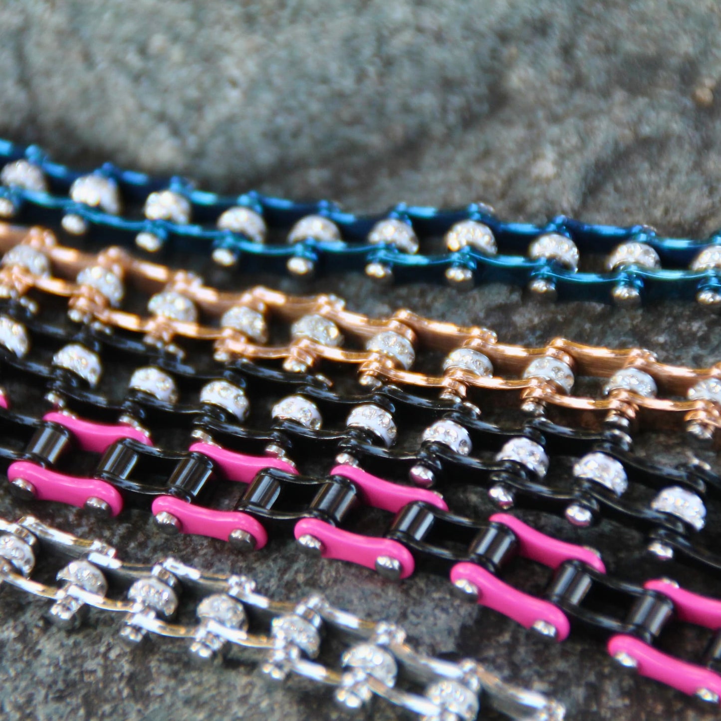 Nombreuses couleurs au choix pour le bracelet femme mini'z en acier inoxydable et zircons