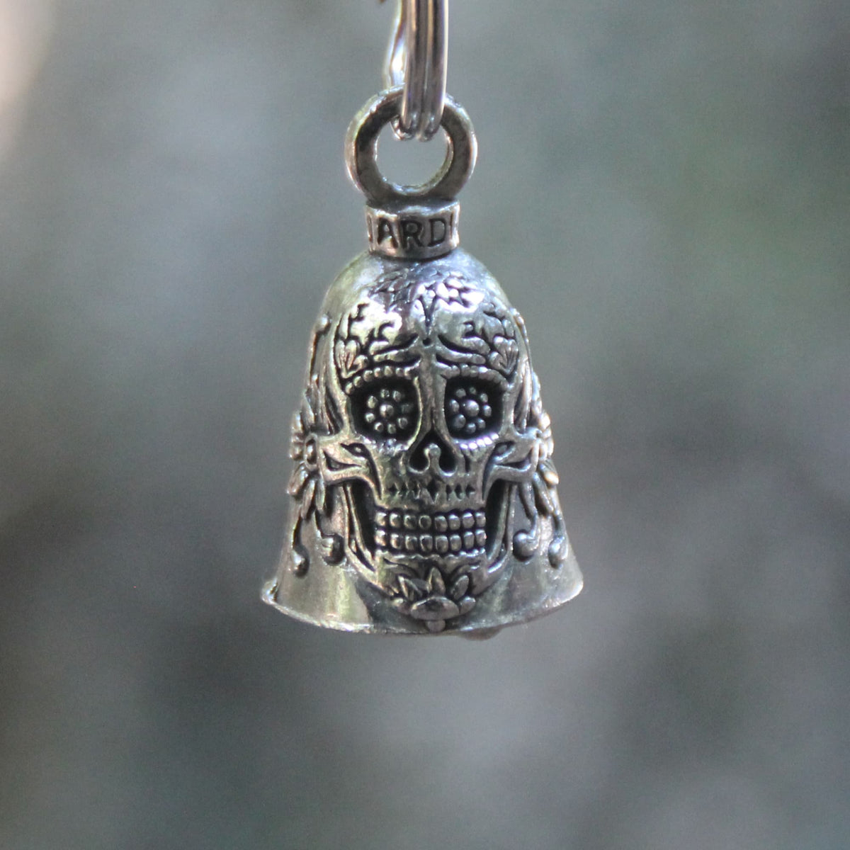 Clochette moto Guardian Bell tête de mort mexicaine zoom de face
