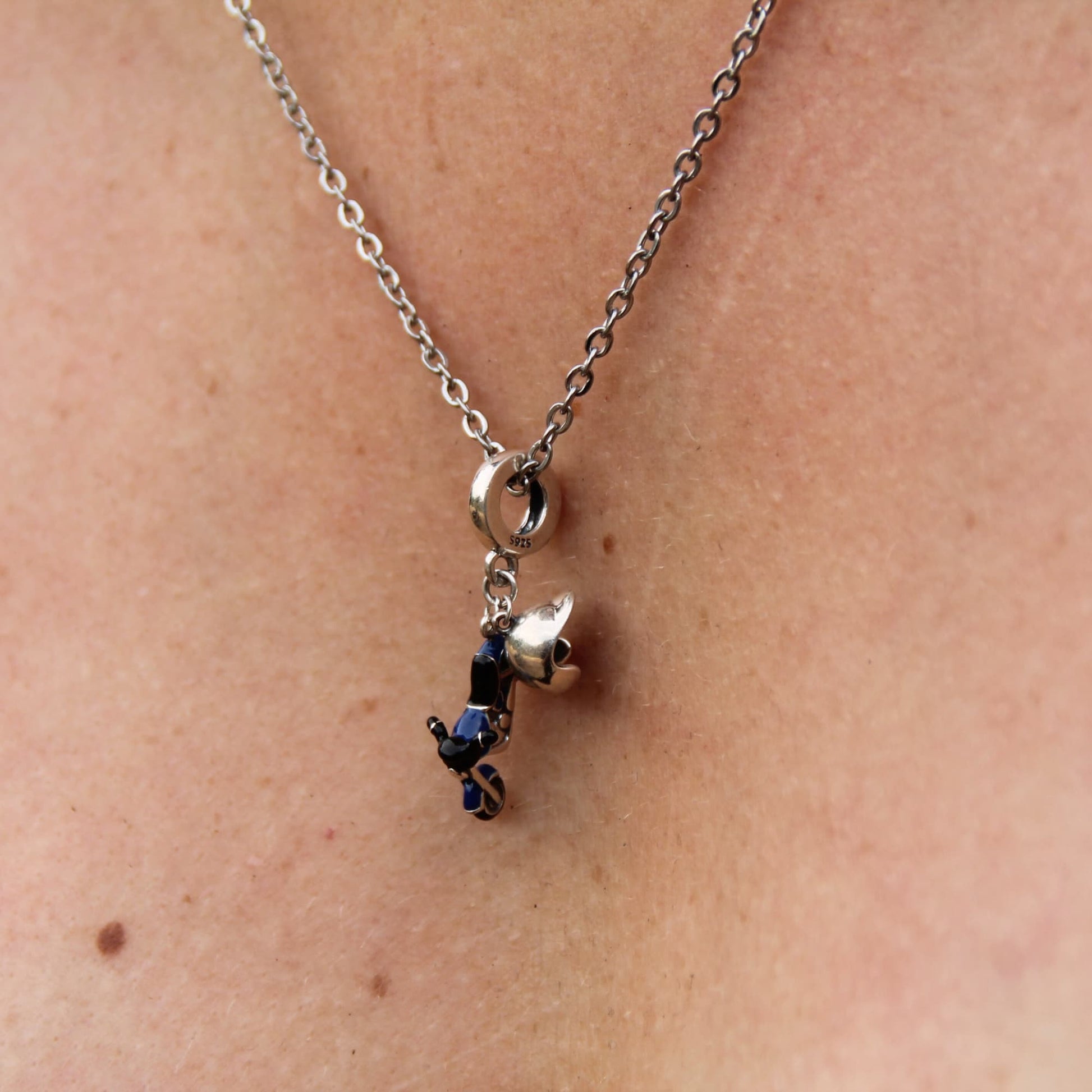 Collier charm argent 925 avec moto bleue et casque