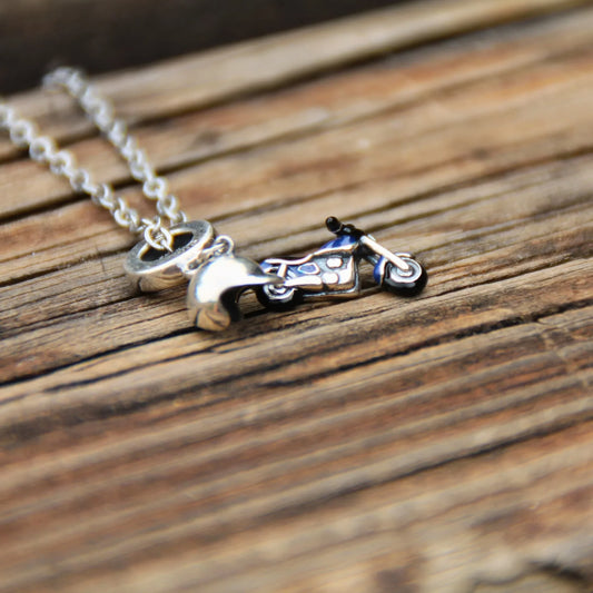 Collier charm argent 925 moto custom bleue et casque