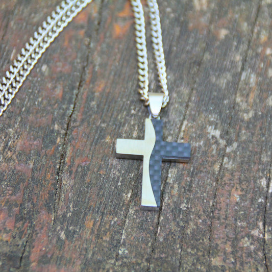 Collier croix carbone et acier inoxydable