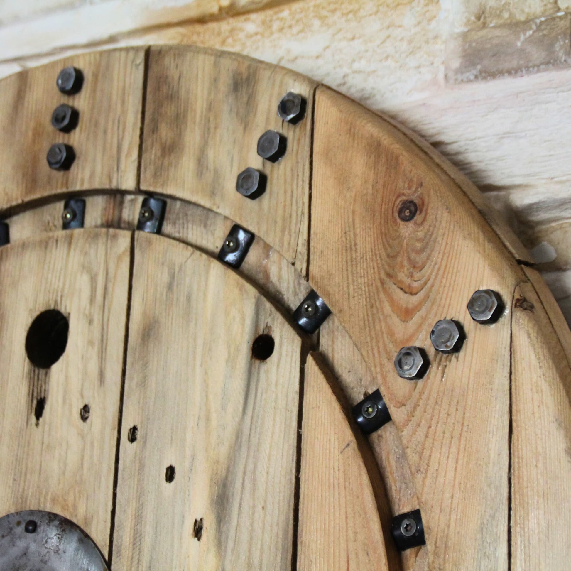 Horloge en bois de palette et métal recyclé. Piece unique