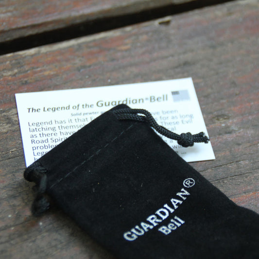 Pochette en velours noir officiel Guardian® Bell et sa carte expliquant la légende.