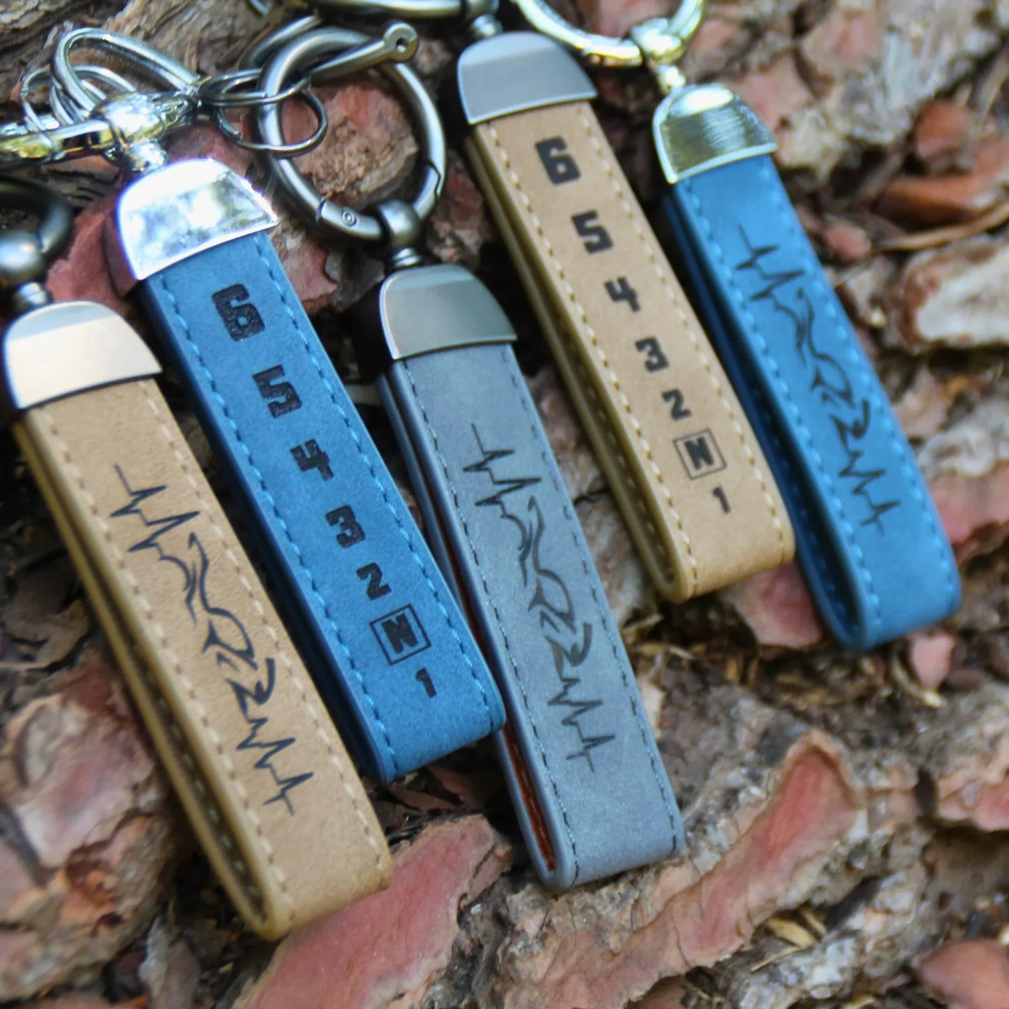 Porte-clés en simili cuir gravé avec motif ligne de vie moto ou 1N23456 accessoire idéal pour motard.