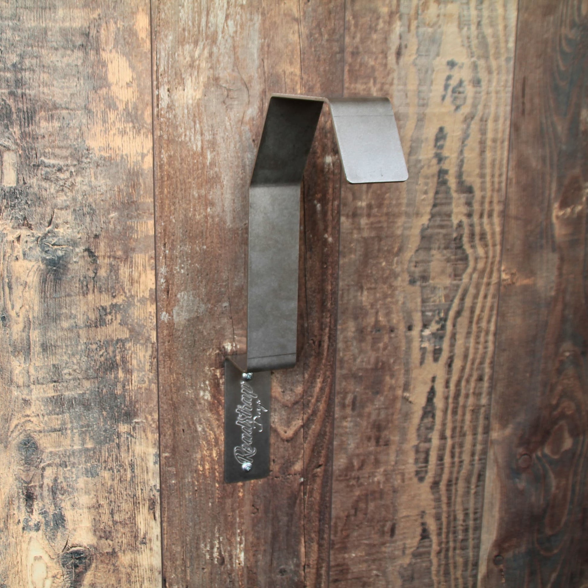 Support de casque moto en acier gravé Roadstrap