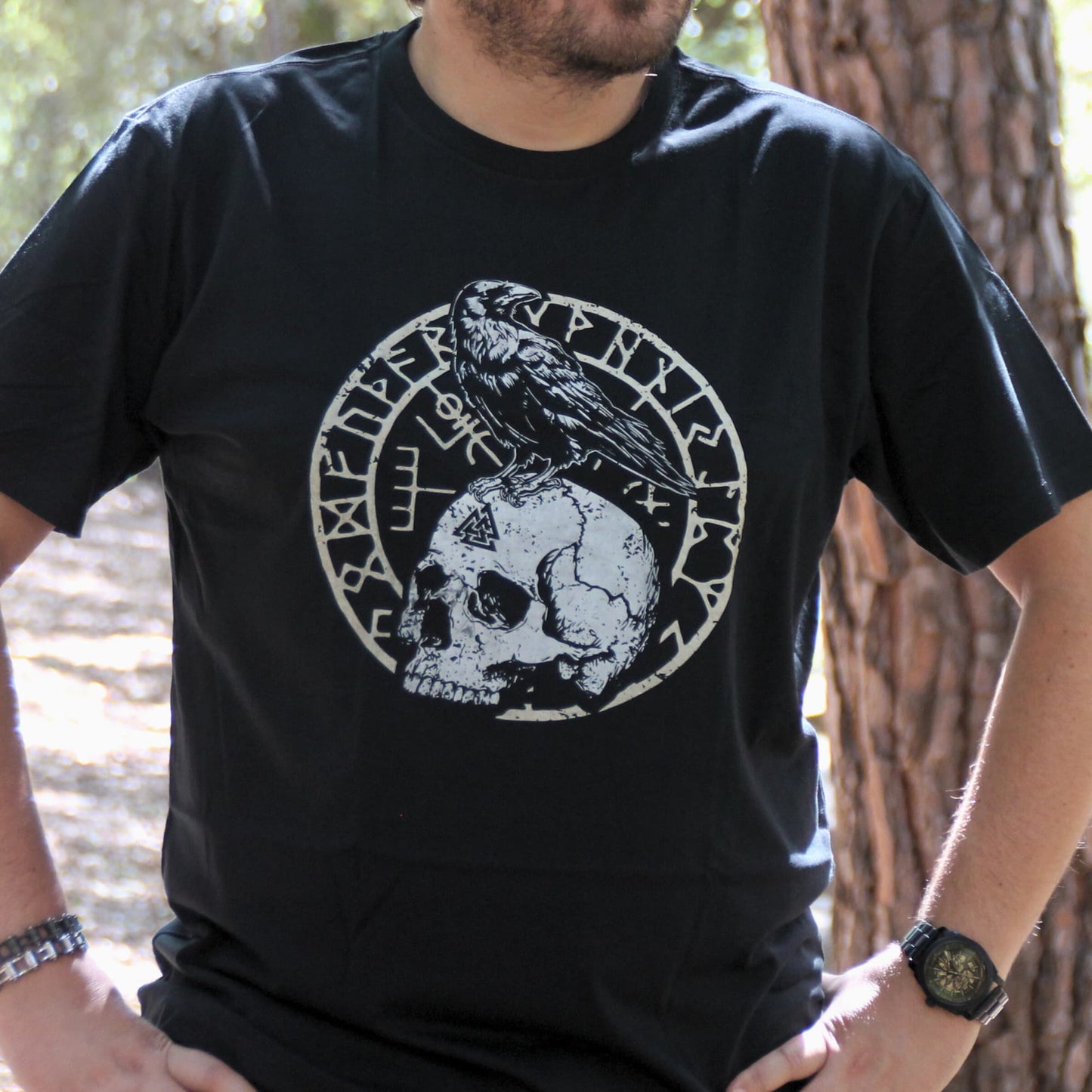 T-shirt Corbeau et crâne runes