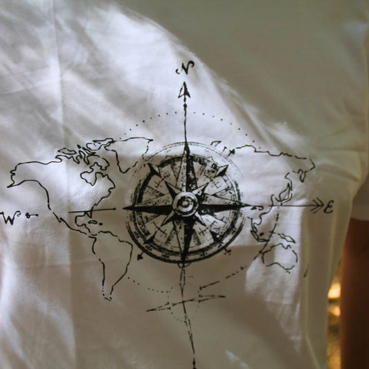 Tshirt motard blanc avec illustration boussole road trip