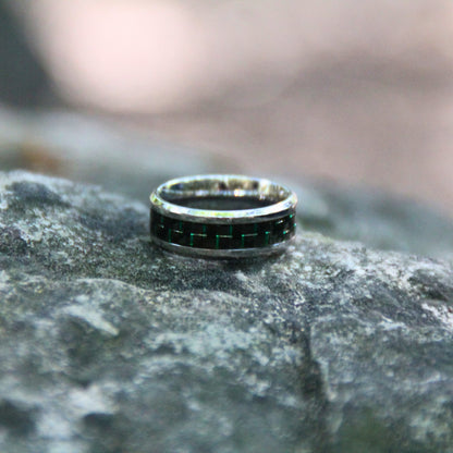Bague en acier inoxydable et fibre de carbone. Cadeau motard original