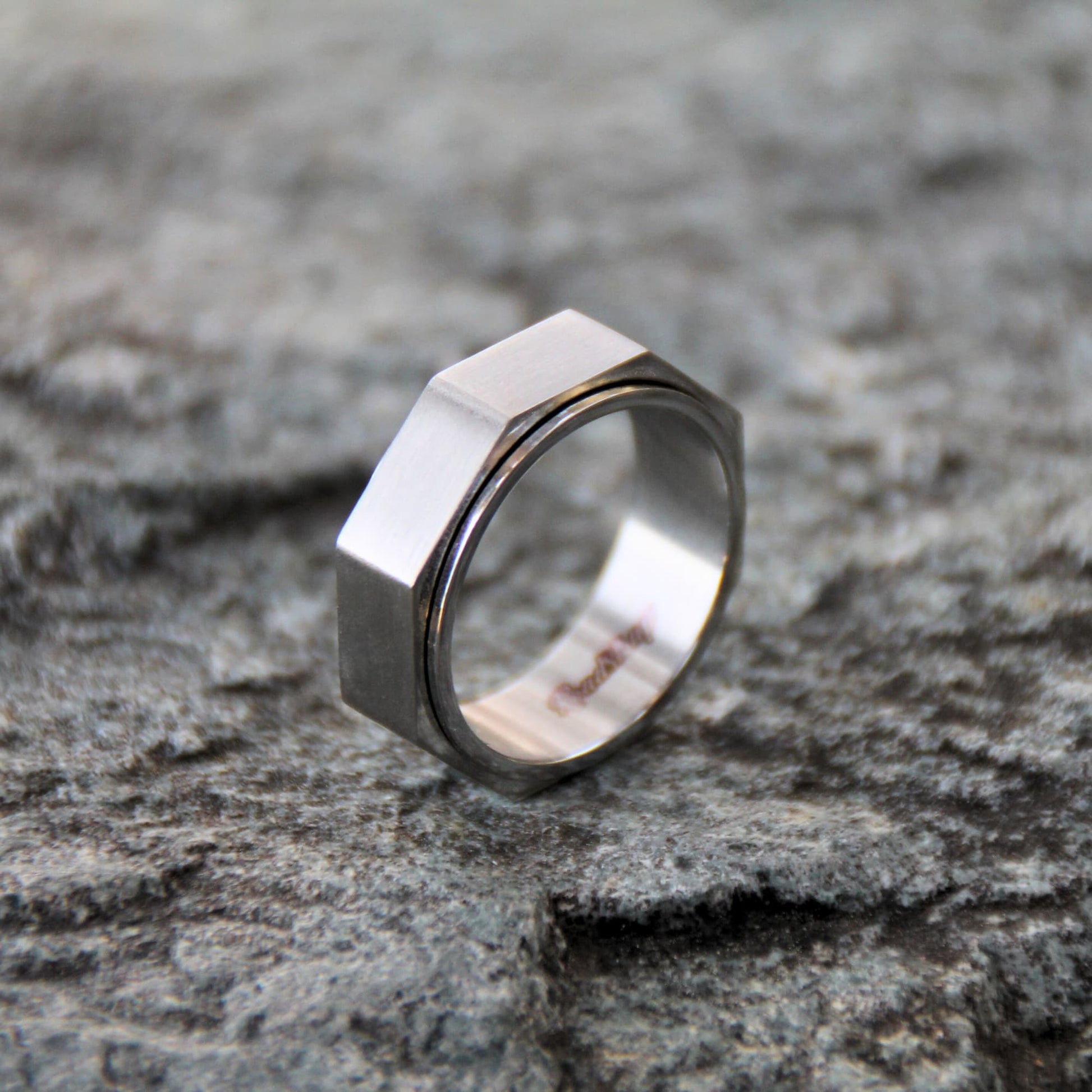 Bague boulon anti stress en acier inoxydable.