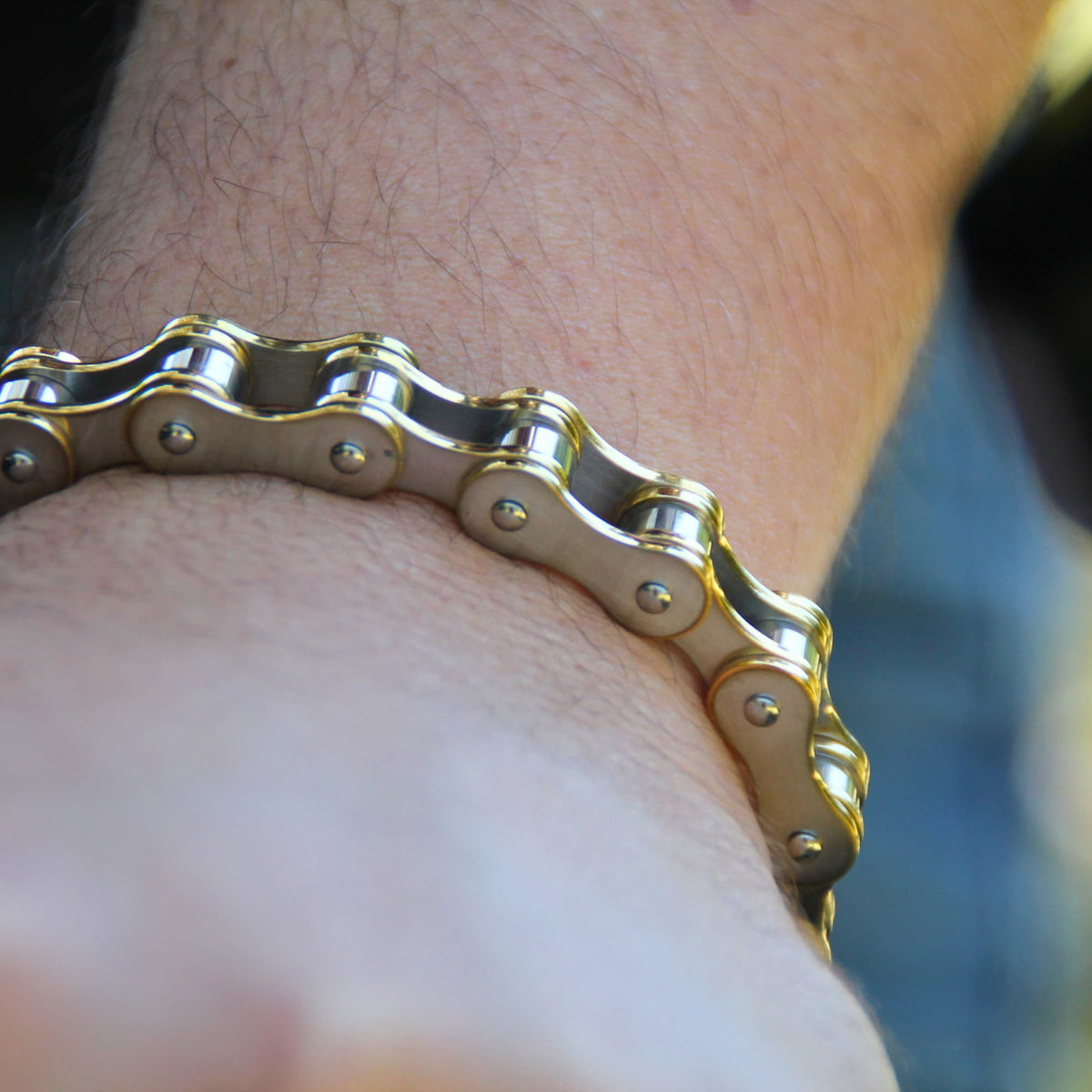Bracelet motard style chaine de moto en acier inoxydable couleur acier brossé et doré