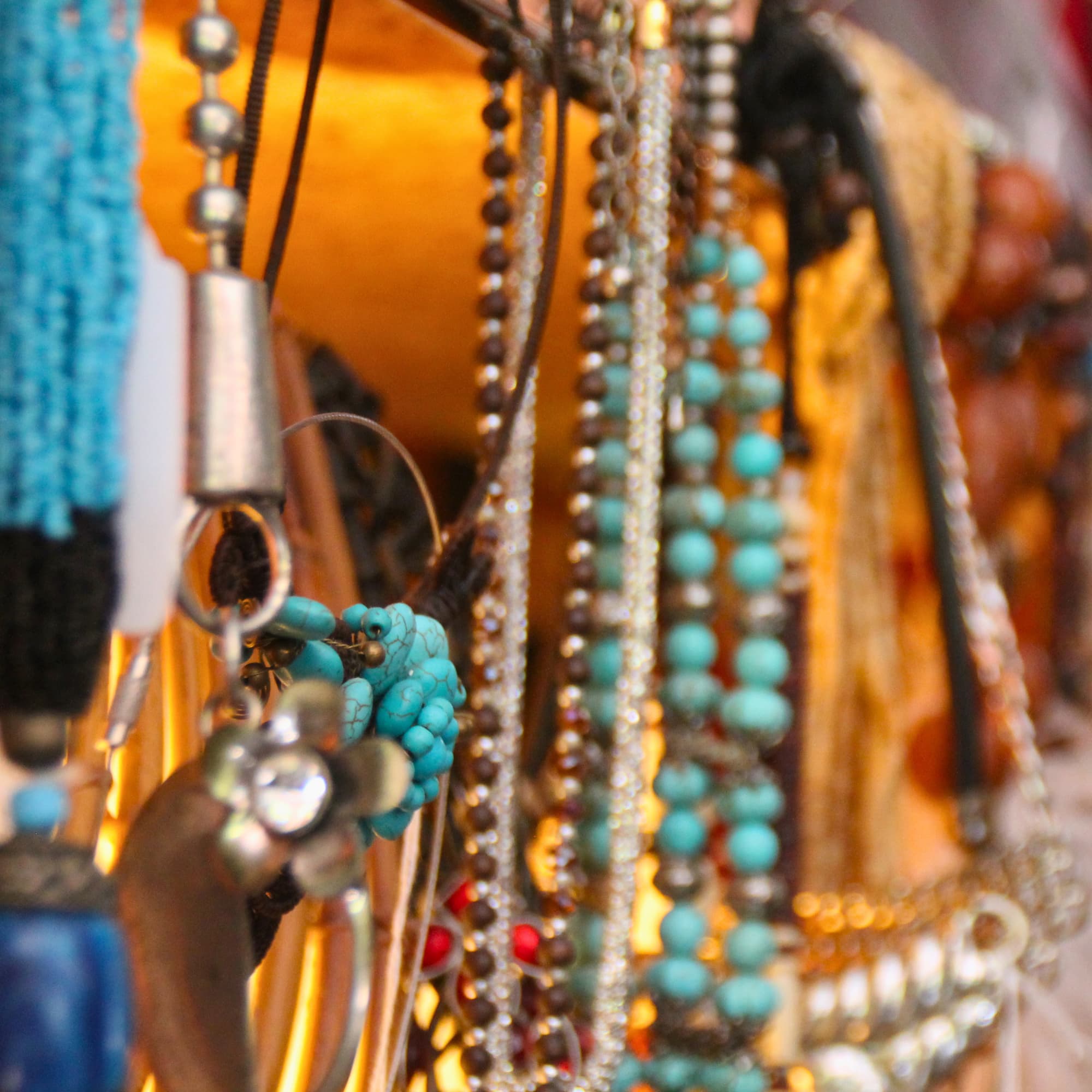 Bijoux biker colliers turquoise