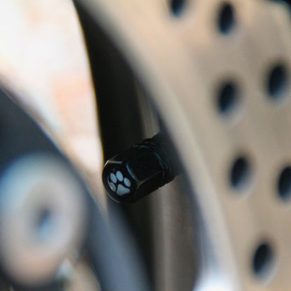 Bouchons de valve moto noirs design patte de chat. Un cadeau original pour motard ou motarde !