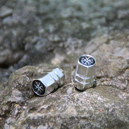 Bouchons de valve de moto originaux au design Rose des Vents. Cadeau motard parfait pour passionné de roadtrip.