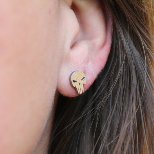 Boucles d'oreilles puces en acier inox crâne Punisher idéales piour motard.