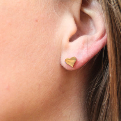 Boucles d'oreilles puces en acier inox en forme de coeur
