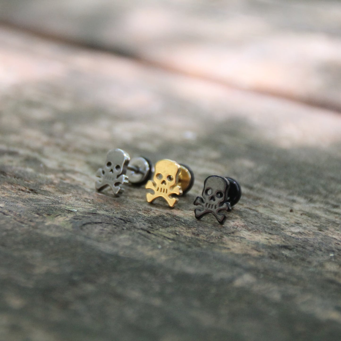 Boucles d'oreilles crane pirate parfaites pour un cadeau motard