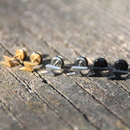 Boucles d'oreilles puces en acier inox en forme d'éclairs. 