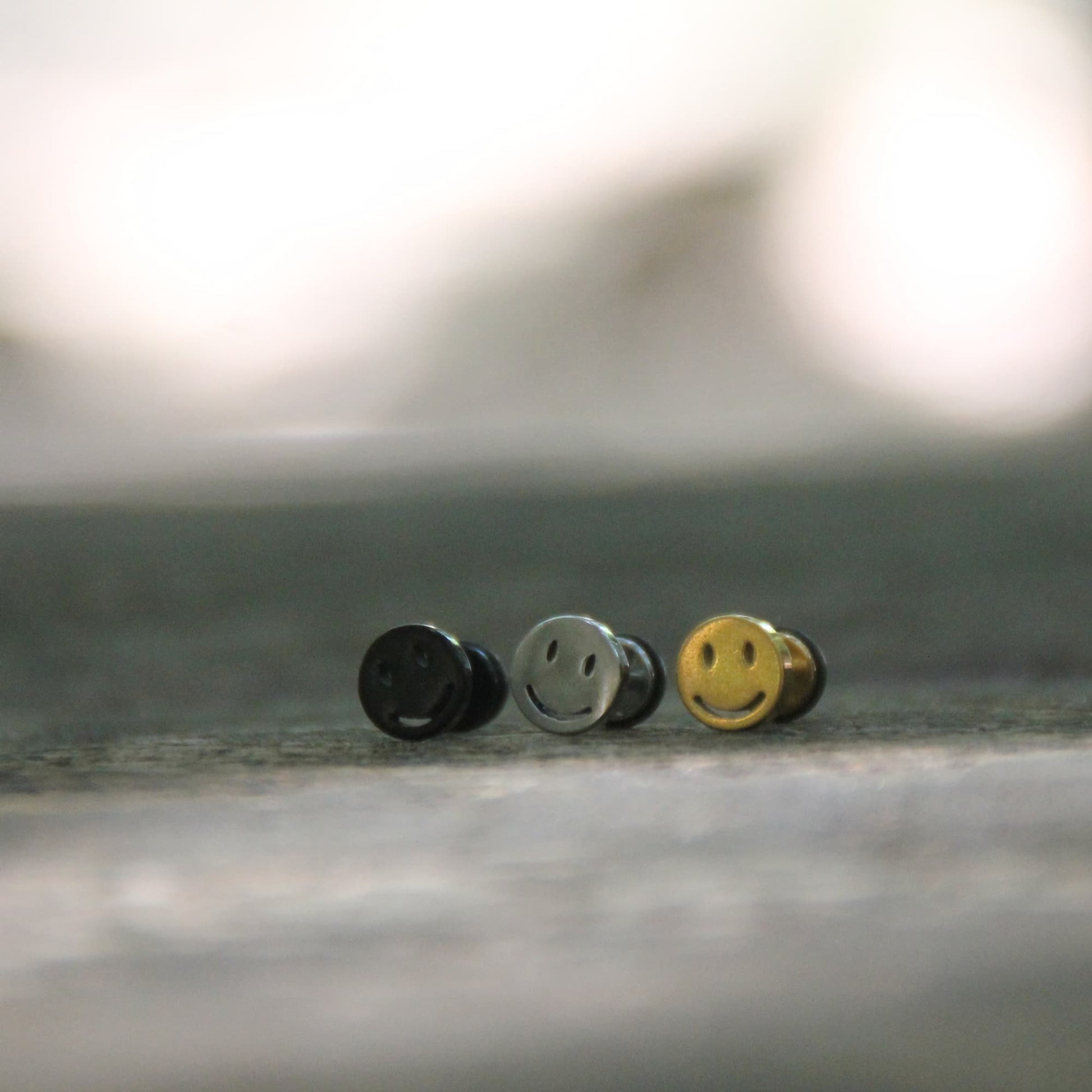 Boucles d'oreilles smiley acier inoxydable trois coloris