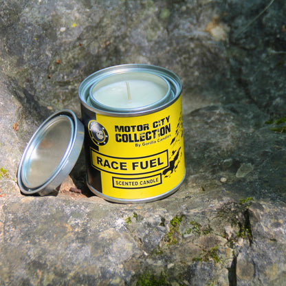 Bougie parfumée 230g à base de cire de soja, senteur race fuel.