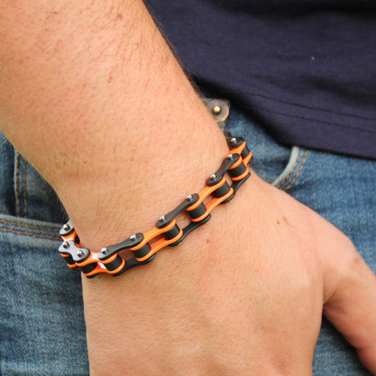 Bracelet chaine moto en acier pour homme, orange et noir mate de la marque Roadstrap