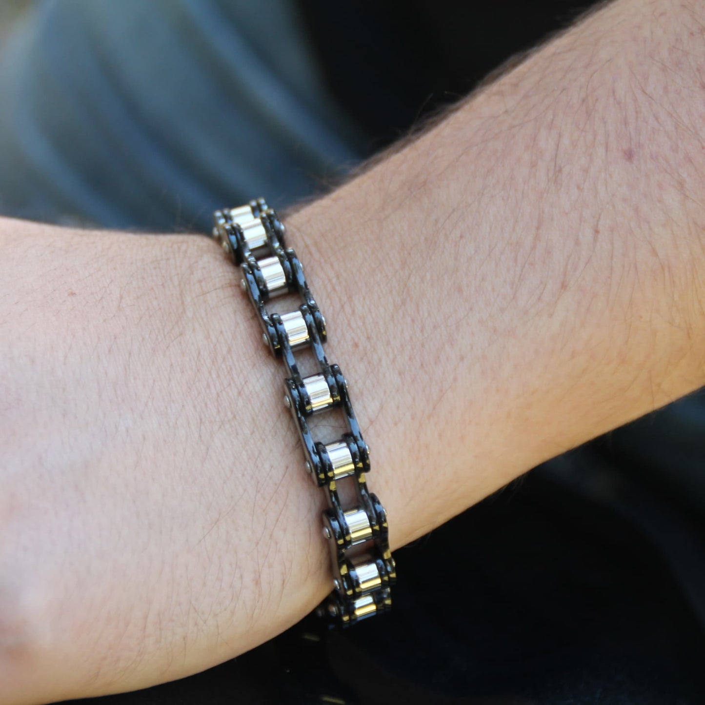 Bracelet chaine de moto en acier inox noir et acier pour motard