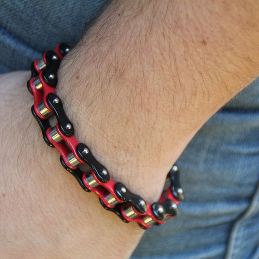 Bracelet chaine de moto rouge et noir en acier inox. Bijou motard original
