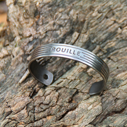 Bracelet jonc Rouille en acier inoxydable argenté – Design minimaliste et fabrication artisanale en Italie.