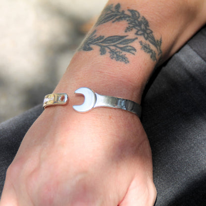 Bracelet jonc en forme de clé de la marque Rouille