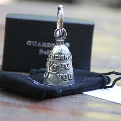 Guardian Bell I F-ing Love You en étain avec sa pochette en velours noir et sa carte de la légende, porte-bonheur moto officiel