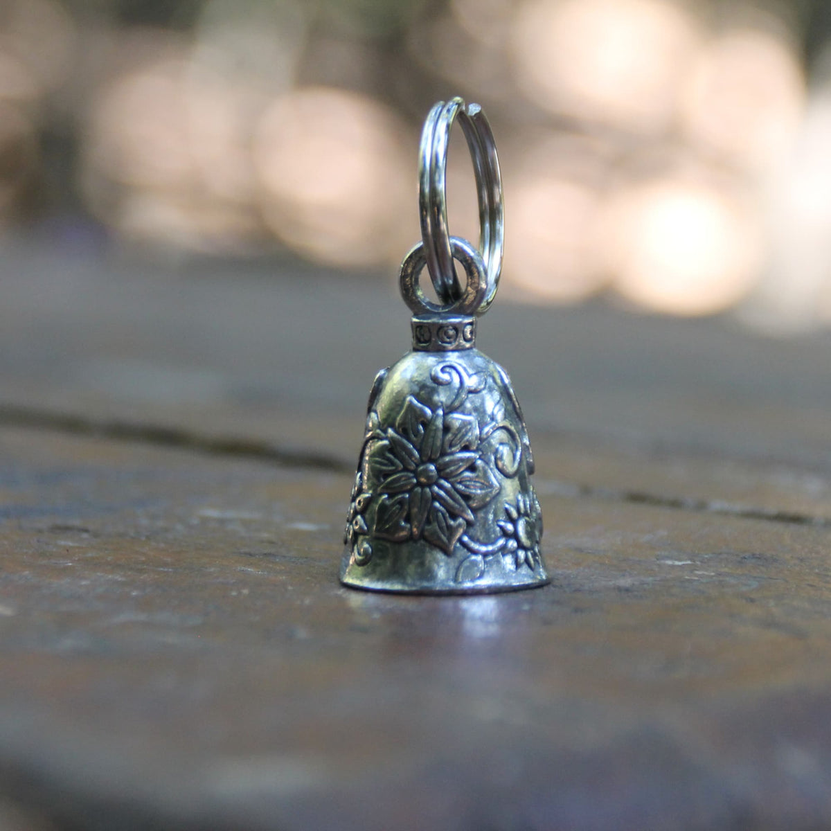 Clochette moto Guardian Bell papillon et fleurs vue de dos