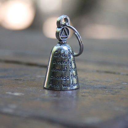 Clochette moto Guardian Bell Prière de la sérénité (Serenity Prayer), texte de la prière inscrit en anglais sur l'étain