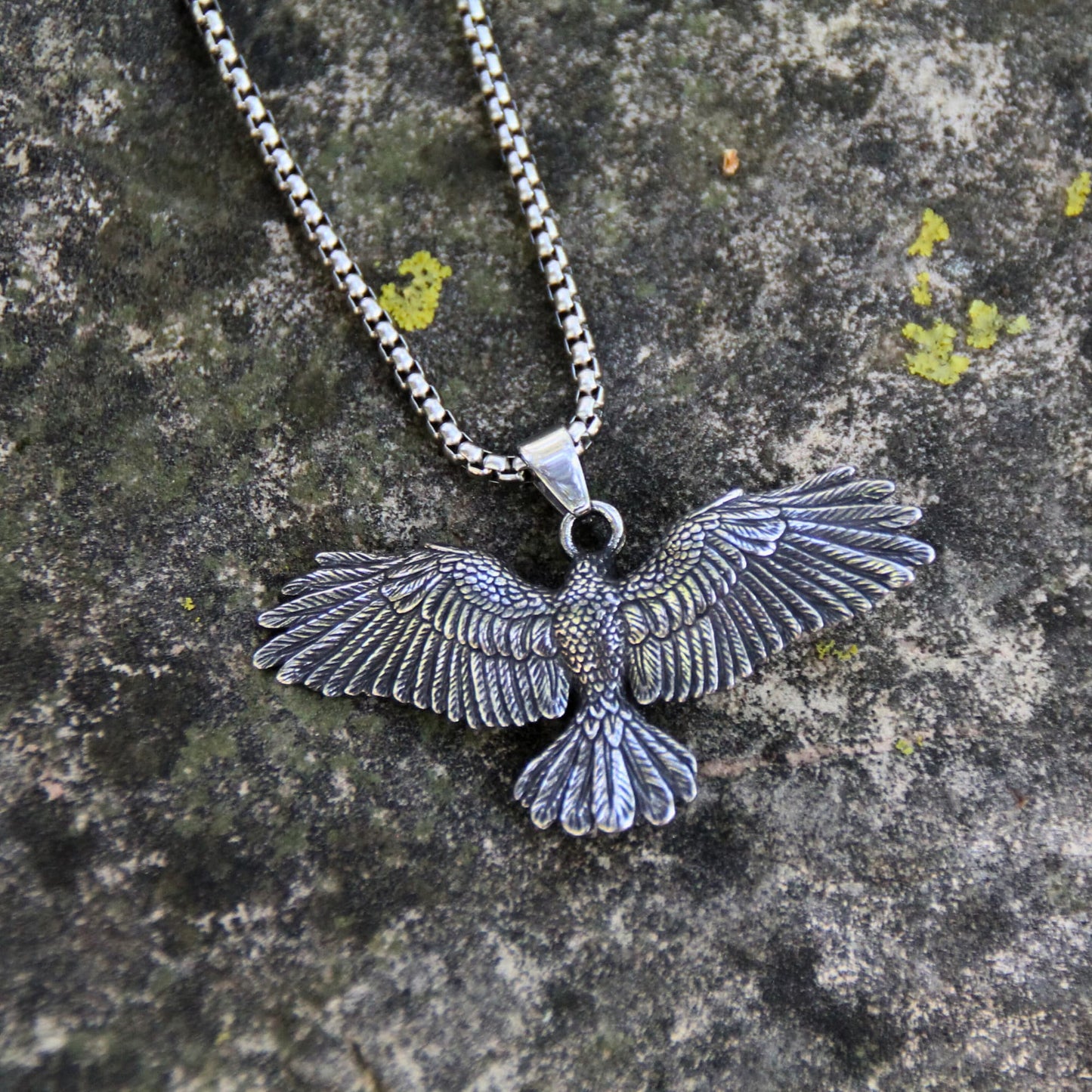 Collier biker acier 316L avec pendentif oiseau et crâne