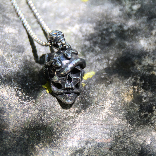 Collier biker acier 316L avec pendentif crâne et serpent