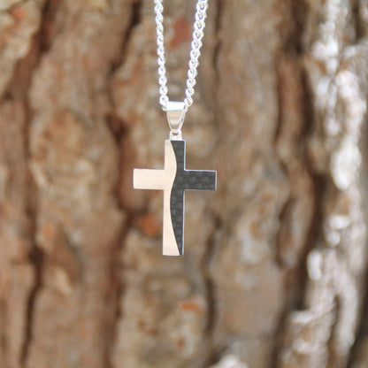 Cadeau motard : le collier croix carbone et acier