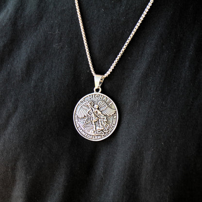 Collier médaille Saint Michael en acier inoxydable