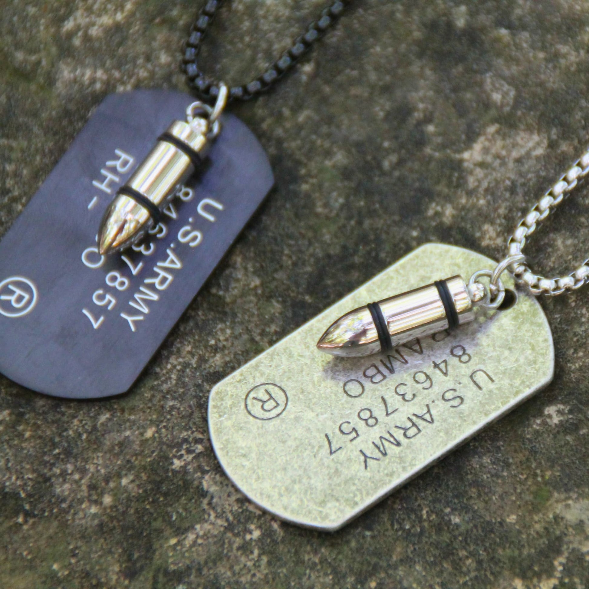 Collier plaque militaire gravure Rambo chaine de 60cm et balle. Acier inoxydable