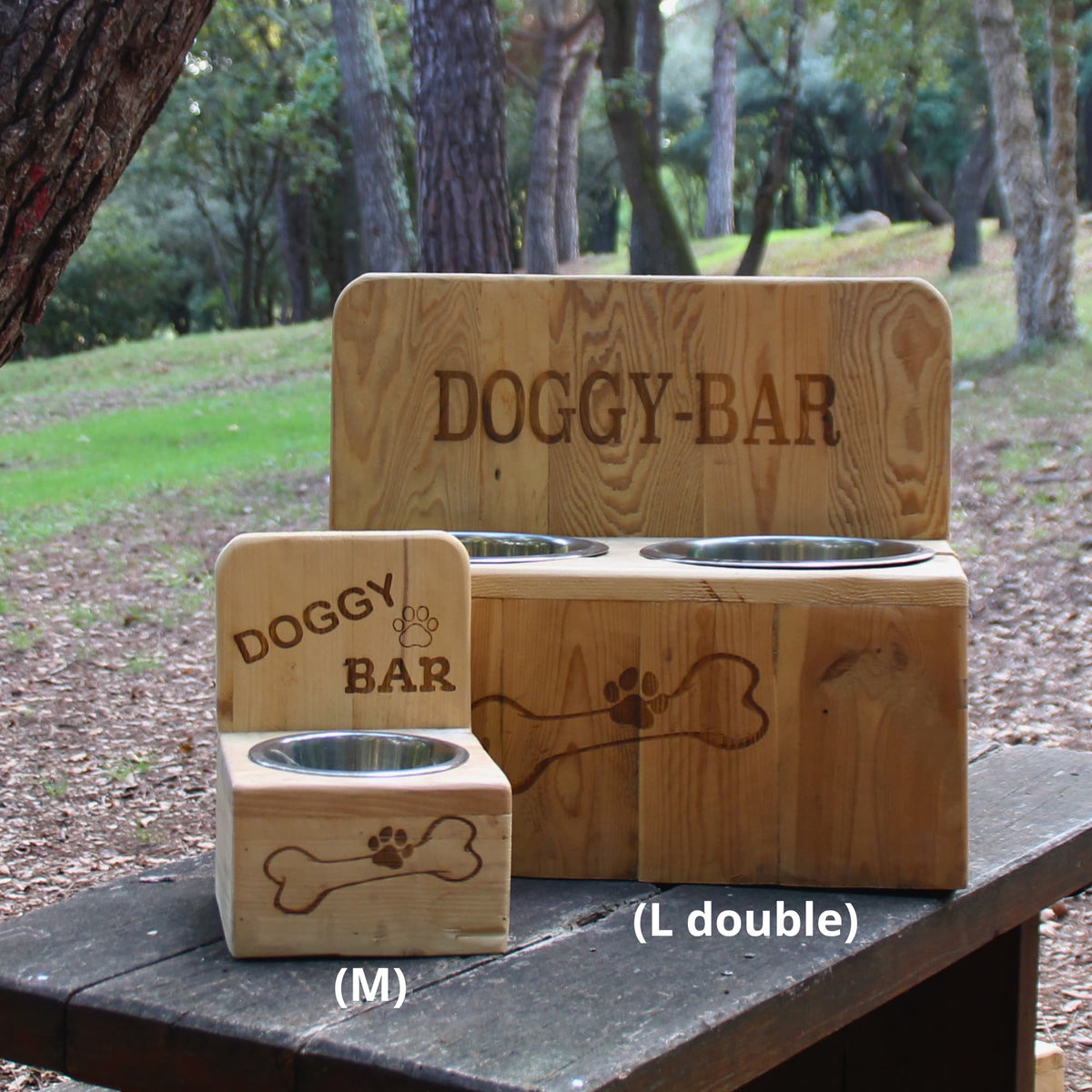 Comparaison de taille entre la gamelle double chien L et la gamelle simple chien M