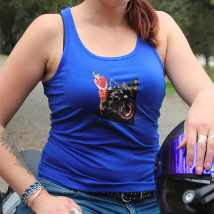 Débardeur bleu motarde kawaii et sa moto sportive. Marque Theia Moto