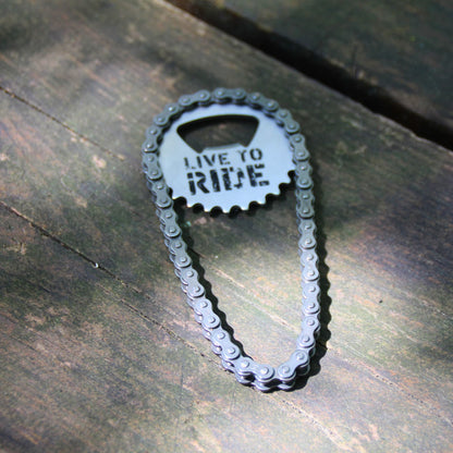 Décapsuleur chaine moto Live to Ride en acier inoxydable.