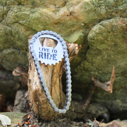 Décapsuleur en chaine et inscription Live To Ride, idéal pour l'apéro entre motards !