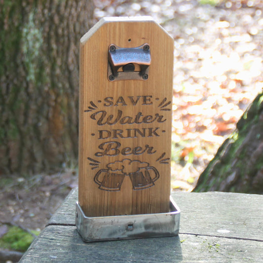 Décapsuleur mural en bois et gravure Save Water Drink Beer