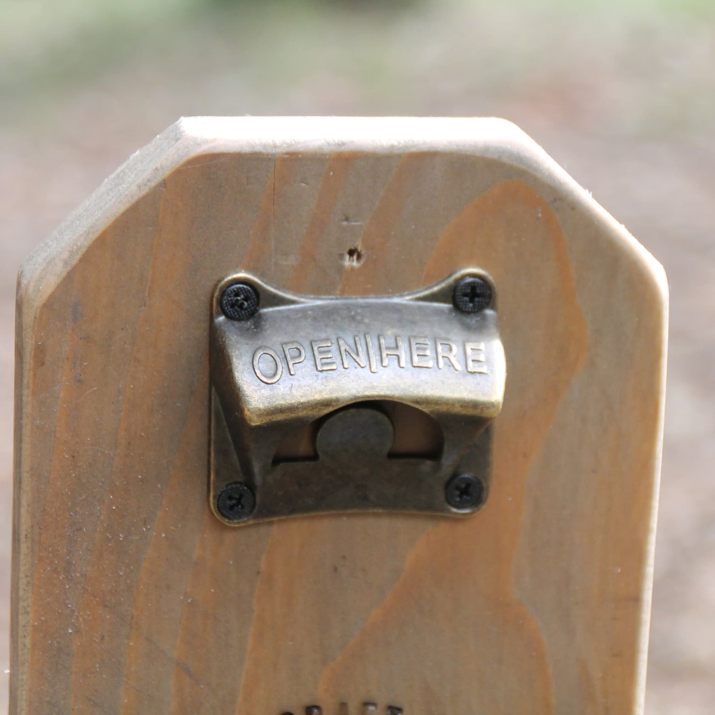 Décapsuleur mural bois Pirate Biker