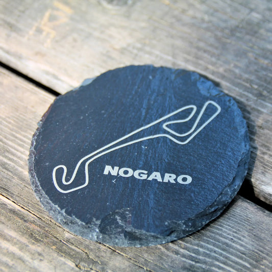 Dessous de verre rond en ardoise naturelle gravé du tracé du circuit Nogaro.