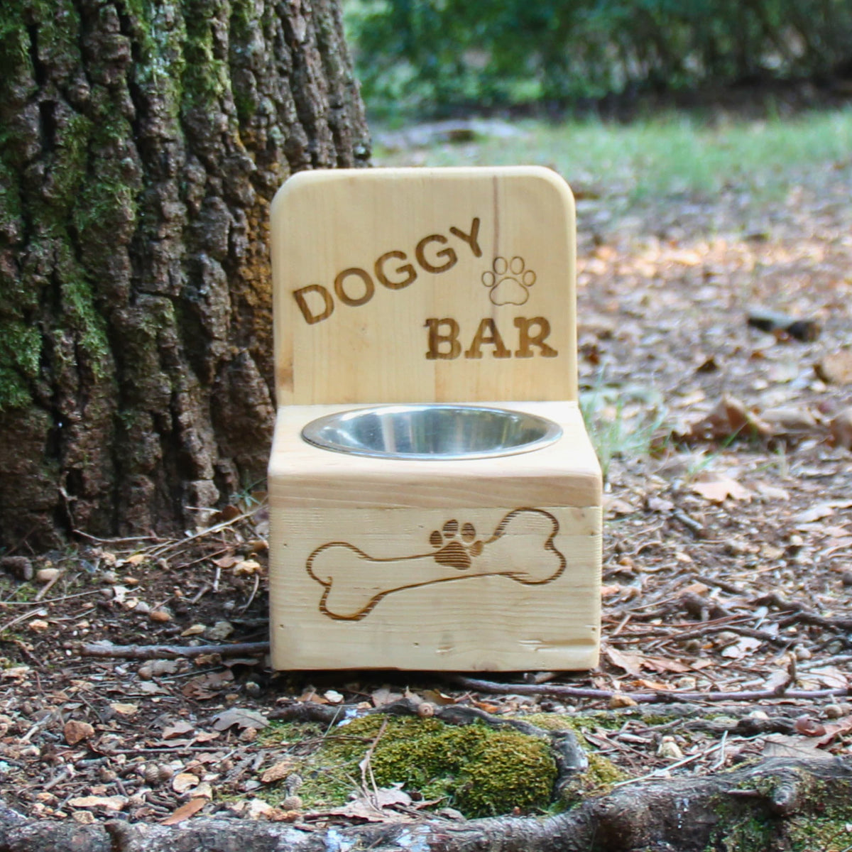 Support gamelle surélevée pour chien en bois recyclé gamelle inox et gravure Doggy Bar